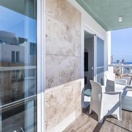 Your Home Away From Home - Top Floor Apt Close To The Beach & Entertainment Is-Swieqi Exterior photo