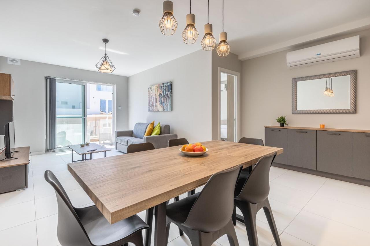 Appartement Your Away From - Floor Close To The & Entertainment